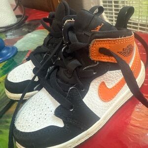 Nike Kids Black and Orange Sneakers